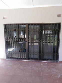 Treillis métallique portes et fenêtres